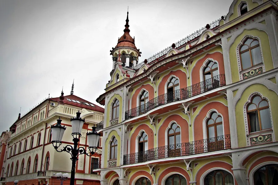 Hotel Astoria (Palais Sztarill) – Fassade, Oradea
