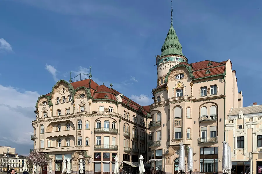 Palazzo dell’Aquila Nera – facciata, Oradea