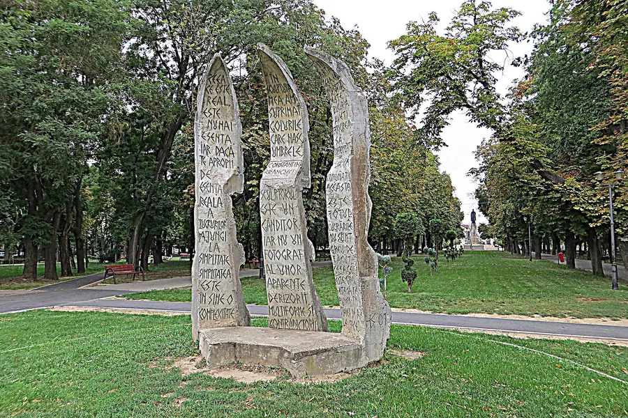 Park 1. Dezember – Denkmal im Park, Oradea