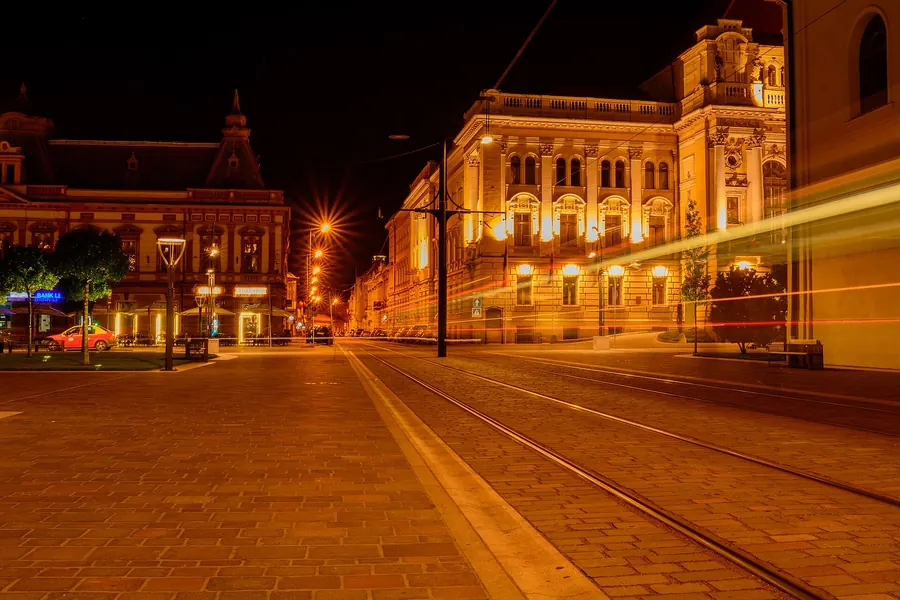 Piazza Unirii – illuminata di notte, Oradea